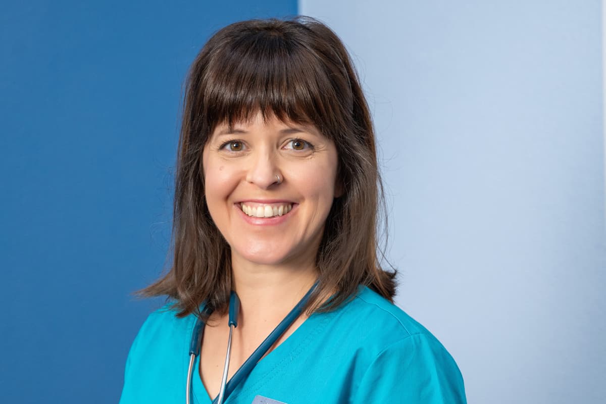 Andrea Cid, Veterinaria